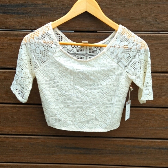 2 Women's Forever 21 Cream Lace Semi Sheer Sleeves Woven Black Top - Small NWT - Picture 1 of 8